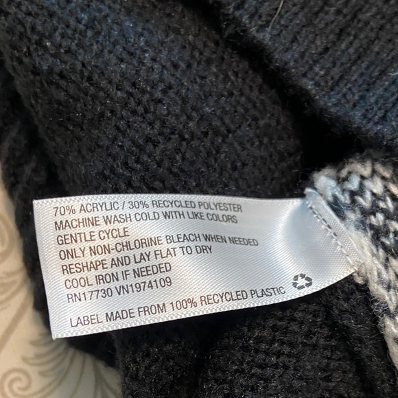 Wild Fable Black White V-Neck Sweater Vest houndstooth women’s medium top M - Picture 8 of 10